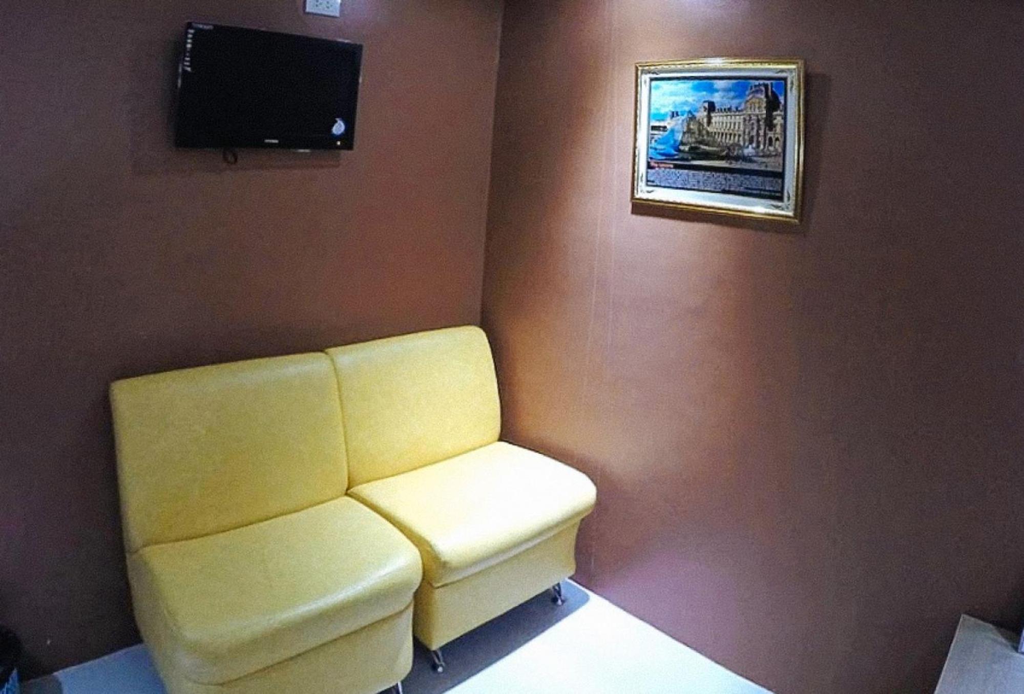 Reddoorz Plus @ Taj Hotel Tuguegarao Esterno foto