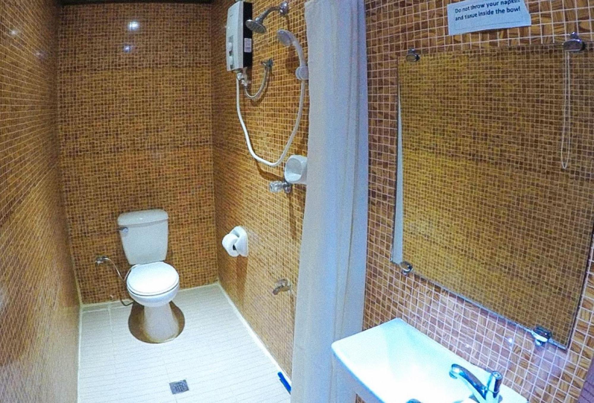 Reddoorz Plus @ Taj Hotel Tuguegarao Esterno foto